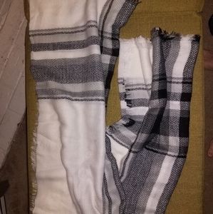 New White and Black Plaid Shawl Wrap Scarf
